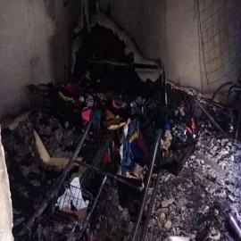 Voraz incendio consume vivienda en Playa del Carmen