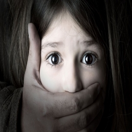 Escalofriantes testimonios de víctimas de pedofilia y rituales satánicos [Material sensible]