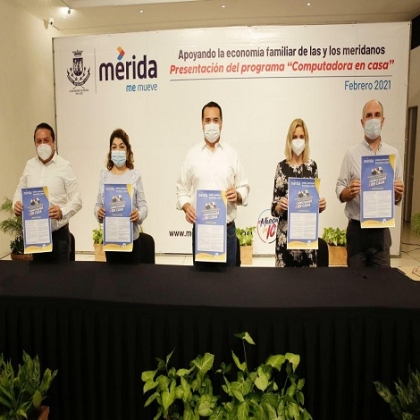 El alcalde Renán Barrera presenta la convocatoria del programa “Computadora en Casa”, como parte del redireccionamiento de recursos municipales