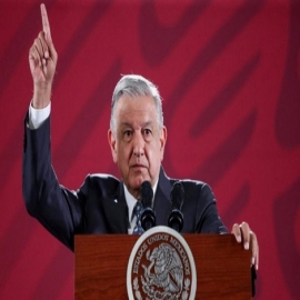 Revela AMLO que Alsea, dueña de Starbucks, es quien financia "Sí por México"