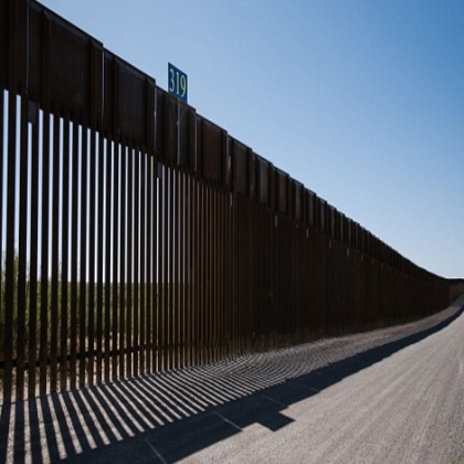 Biden podría estar bajo investigación por congelar la financiación del muro fronterizo de Trump