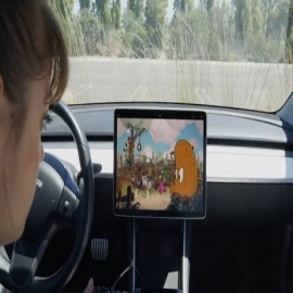 Elon Musk apuesta por incorporar más videojuegos en los automóviles Tesla ante el desarrollo de la conducción autónoma