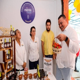 Renán Barrera promueve el emprendimiento en el Municipio