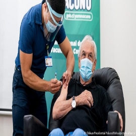 La contradicción chilena: ¿Por qué el éxito de la vacunación no frena la pandemia?