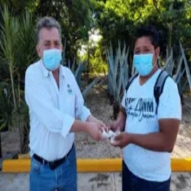 Con apoyo del Gobernador Mauricio Vila Dosal, apicultores mejoran su producción