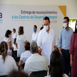 El Alcalde Renán Barrera impulsa el talento y capacidad de las habitantes de colonias y comisarías