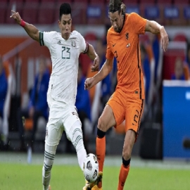 Un penal de Raúl Jiménez le da la victoria a México como visitante ante Holanda