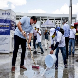 El alcalde Renán Barrera Concha encabezó el inicio del programa de apoyo eventual “Mérida me activa”