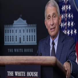 Anthony Fauci, el hombre encargado de ‘luchar’ contra el virus, conocía su origen artificial y lo ocultó
