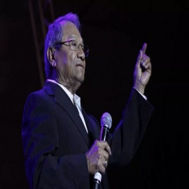 Mi padre se encuentra "delicado", pero es un guerrero: Hija de Armando Manzanero