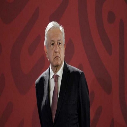AMLO se arma con abogados para las empresas que no quieran pagar impuestos