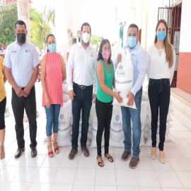 Con maíz para consumo, familias yucatecas siguen recibiendo el apoyo del Gobernador Mauricio Vila Dosal