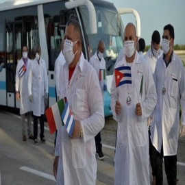 Instituto Nacional de Transparencia de México acusa a la dictadura cubana de quedarse con el 94 % de los salarios de los médicos llevados al país por López Obrador