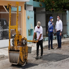 El alcalde Renán Barrera impulsa obras de construcción, reconstrucción y repavimentación en todo el Municipio