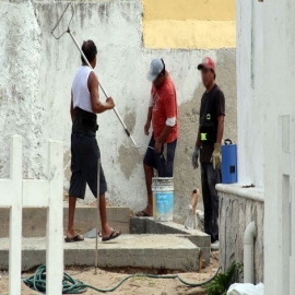 Yucatán: Área de la construcción, el refugio de los pescadores ante la falta de trabajo
