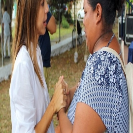 María Isabel Rodríguez Heredia difunde los beneficios de la Tarjeta Universal de Salud y programas para mujeres solteras, en el sur de Mérida