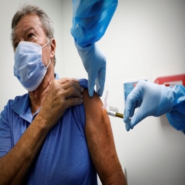 271 muertes y casi 10.000 reacciones adversas graves por las vacunas contra el coronavirus en EE. UU.