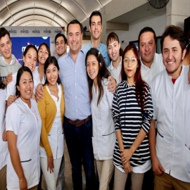 El alcalde Renán Barrera contribuye a disminuir los índices de deserción escolar en el municipio.