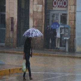 Por cercanía del fenómeno Delta continuarán las lluvias en Yucatán este martes