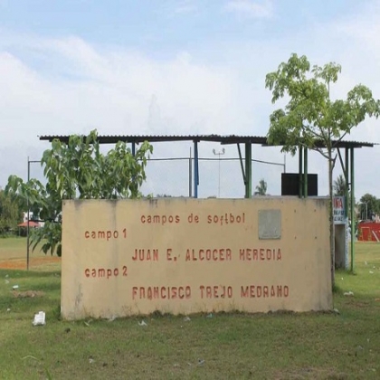 Repite Otoniel Segovia promesa a deportistas en Chetumal