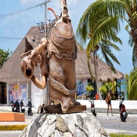 Cozumel: Imagen de la Diosa Maya Ixchel terminó colapsando sobre su base