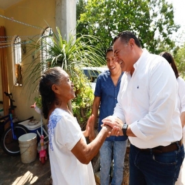 Renán Barrera impulsa a los apicultores de las comisarías de Mérida