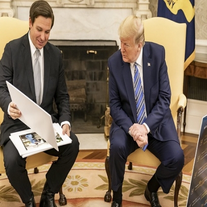 Conservadores piden a Trump y a DeSantis dejar la rivalidad y unirse en una fórmula presidencial