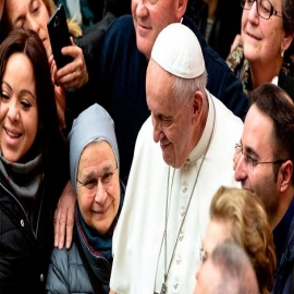 Papa Francisco invita a imitar al buen samaritano y cuidar la vida en todos los casos