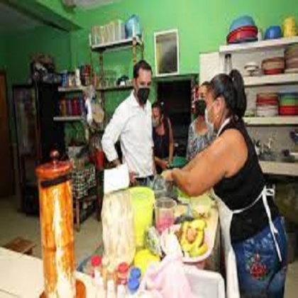 El Gobernador Mauricio Vila Dosal cena y duerme en Pisté