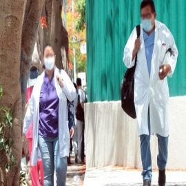 Vacuna sí funciona en Yucatán: solo tres médicos con dosis se han enfermado pero con síntomas leves