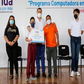 El alcalde Renán Barrera comprometido con el desarrollo de las y los jóvenes estudiantes del Municipio