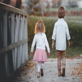 Médicos del Pentágono sugieren que niños de 7 años son capaces de elegir hormonas transgénero