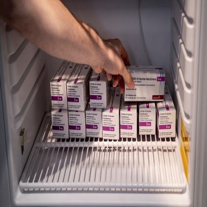 Noruega suspende la vacunación con el fármaco de AstraZeneca poco después de que lo hiciera también Dinamarca