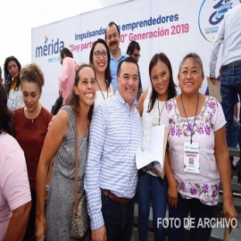 Con nuevos apoyos a emprendedoras y emprendedores, el Ayuntamiento impulsa la activación económica del municipio, afirma el alcalde Renán Barrera