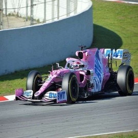 Mexicano que lleva siempre a la Virgen de Guadalupe y San Juan Pablo II gana premio de F1