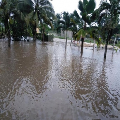 Escurrimientos amenazan a 40 mil personas en la ribera del Río Hondo