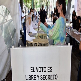 Morena aventaja en 11 gubernaturas, el PAN en dos, MC en una y PT-PVEM en otra