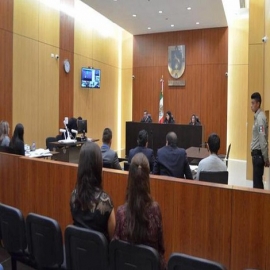 Inicia juicio contra hombre que abusó de madre e hija durante dos días
