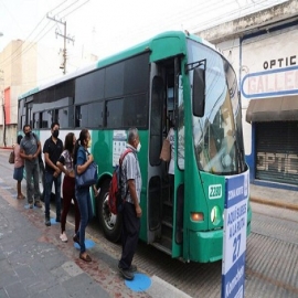 Sin mayores inconvenientes, comenzaron a funcionar los paraderos del transporte público que se acercaron como parte adecuaciones al Plan de Mejora a la Movilidad Urbana en el Centro Histórico de Mérida