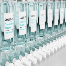 Preocupación entre las personas vacunadas con AstraZeneca: “Nos han utilizado como experimento… ¿qué nos han metido?”