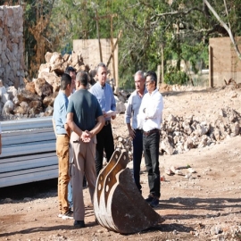 El Alcalde Alejandro Ruz Castro supervisa la construcción del felinario “Balam Balam”, presenta un 42% de avance