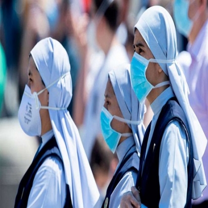 El Papa agradece a los médicos y personal sanitario su trabajo durante el coronavirus