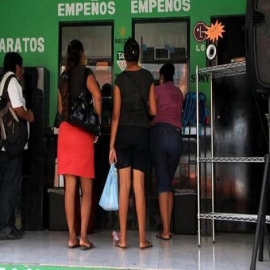 Casas de empeños del centro de Mérida con 'poca gente' por mucha competencia