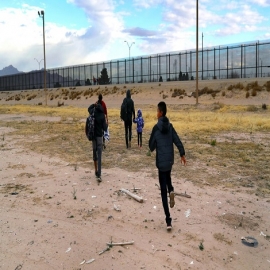 “Nadie cruza gratis, pagas con dinero o con tu cuerpo”: El multimillonario negocio de la inmigración ilegal