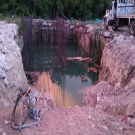 Denuncian que constructora drena cenote en el fraccionamiento las Américas