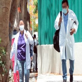 Vacuna sí funciona en Yucatán: solo tres médicos con dosis se han enfermado pero con síntomas leves