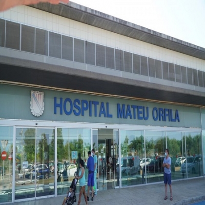 Suspenden seis meses de empleo y sueldo a una doctora de Menorca por críticas a las vacunas