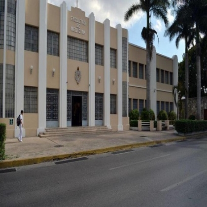 Denuncian que Uady obliga a estudiantes de medicina a ‘trabajar’ sin protección