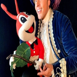 Mario Iván Martínez festeja a los niños con grandes cuentos en streaming