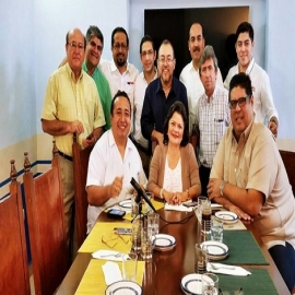 Representantes de los medios de comunicación: